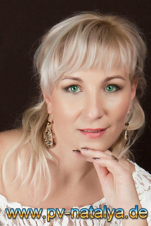 Eine Frau auf Partnersuche durch unsere Partnervermittlung: Oksana(40 ...