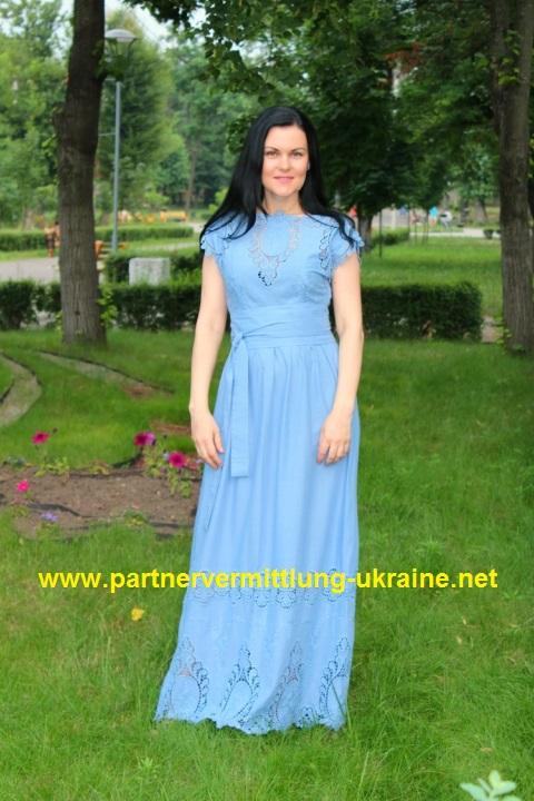 Eine Frau auf Partnersuche durch unsere Partnervermittlung: Elena(38 ...