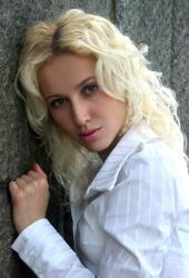 Julia sucht einen Partner über die Partnervermittlung Ukraine Foto von Julia, einer Frau aus der Ukraine auf Partnersuche