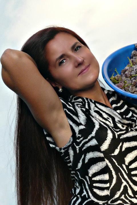 Elena sucht einen Partner über die Partnervermittlung Ukraine Foto von Elena, einer Frau aus der Ukraine auf Partnersuche