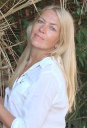 Elena sucht einen Partner über die Partnervermittlung Ukraine Foto von Elena, einer Frau aus der Ukraine auf Partnersuche