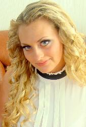 Tania sucht einen Partner über die Partnervermittlung Ukraine Foto von Tania, einer Frau aus der Ukraine auf Partnersuche