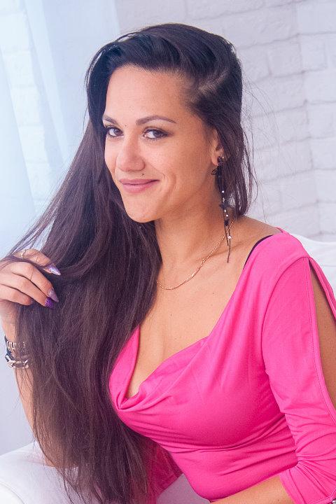 Olga sucht einen Partner über die Partnervermittlung Ukraine Foto von Olga, einer Frau aus der Ukraine auf Partnersuche