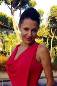 Olena sucht einen Partner über die Partnervermittlung Ukraine Foto von Olena, einer Frau aus der Ukraine auf Partnersuche