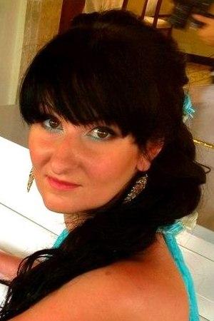 Svitlana sucht einen Partner über die Partnervermittlung Ukraine Foto von Svitlana, einer Frau aus der Ukraine auf Partnersuche