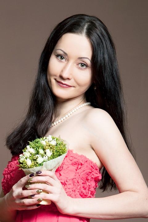 Nataliya sucht einen Partner über die Partnervermittlung Ukraine Foto von Nataliya, einer Frau aus der Ukraine auf Partnersuche