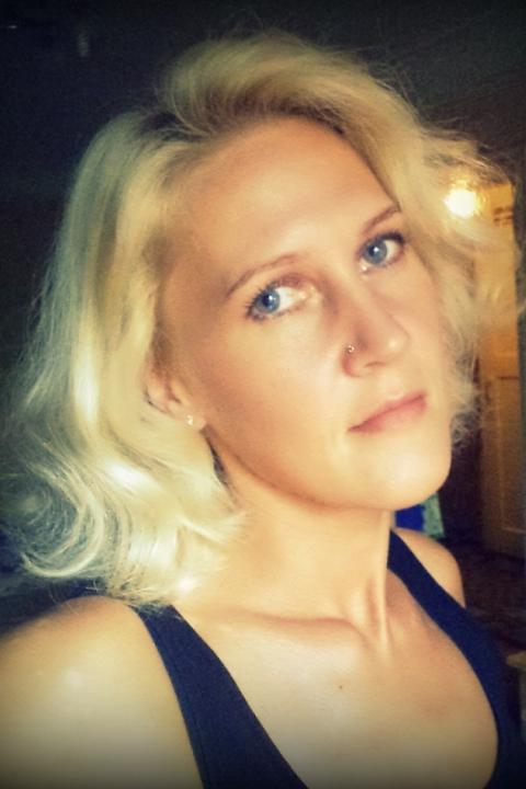 Yanina sucht einen Partner über die Partnervermittlung Ukraine Foto von Yanina, einer Frau aus der Ukraine auf Partnersuche