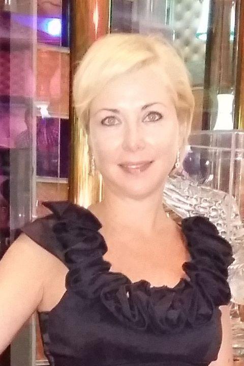 Lena sucht einen Partner über die Partnervermittlung Ukraine Foto von Lena, einer Frau aus der Ukraine auf Partnersuche