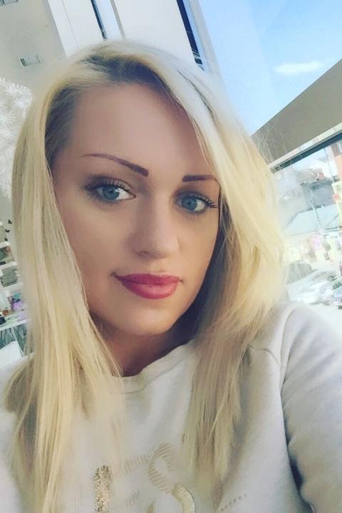 Georgina sucht einen Partner über die Partnervermittlung Ukraine Foto von Georgina, einer Frau aus der Ukraine auf Partnersuche