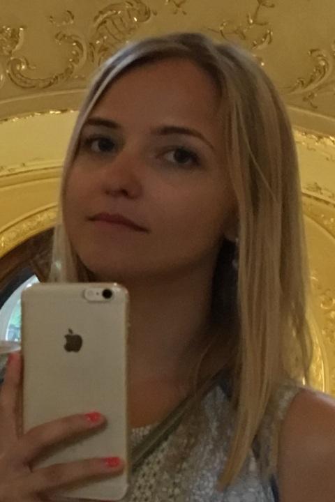 Raisa sucht einen Partner über die Partnervermittlung Ukraine Foto von Raisa, einer Frau aus der Ukraine auf Partnersuche