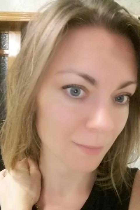 Ekaterina sucht einen Partner über die Partnervermittlung Ukraine Foto von Ekaterina, einer Frau aus der Ukraine auf Partnersuche