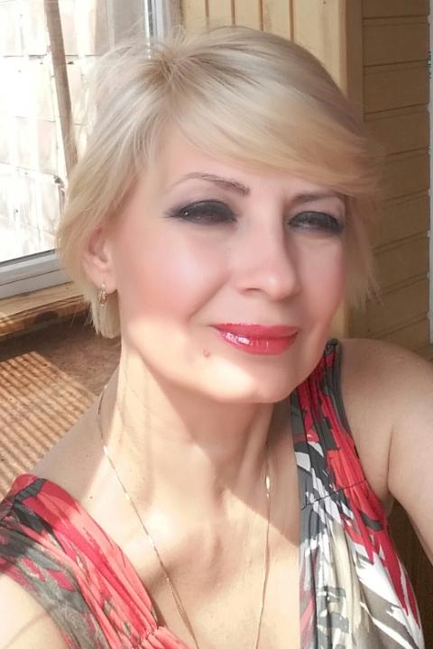 Natalia sucht einen Partner über die Partnervermittlung Ukraine Foto von Natalia, einer Frau aus der Ukraine auf Partnersuche