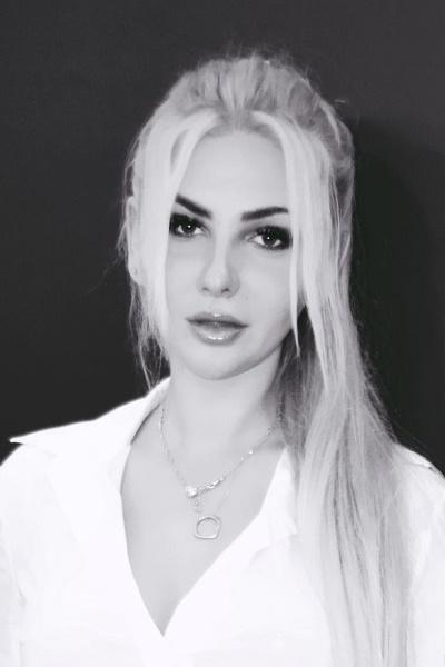 Alena sucht einen Partner über die Partnervermittlung Ukraine Foto von Alena, einer Frau aus der Ukraine auf Partnersuche