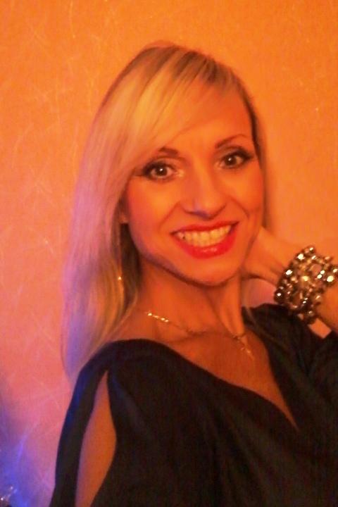 Natali sucht einen Partner über die Partnervermittlung Ukraine Foto von Natali, einer Frau aus der Ukraine auf Partnersuche