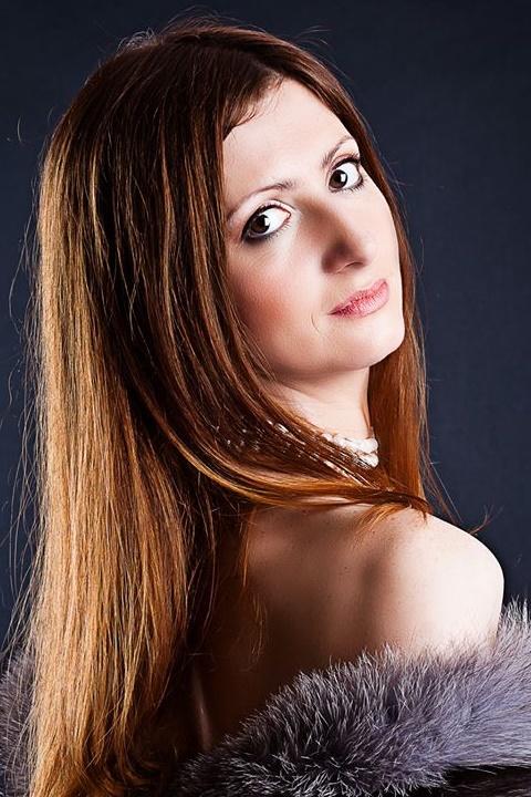 Oksana sucht einen Partner über die Partnervermittlung Ukraine Foto von Oksana, einer Frau aus der Ukraine auf Partnersuche