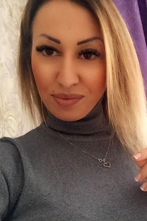 Inna sucht einen Partner über die Partnervermittlung Ukraine Foto von Inna, einer Frau aus der Ukraine auf Partnersuche