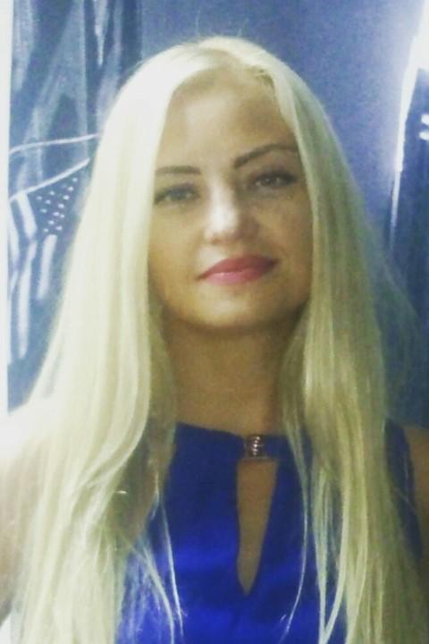 Liliya sucht einen Partner über die Partnervermittlung Ukraine Foto von Liliya, einer Frau aus der Ukraine auf Partnersuche