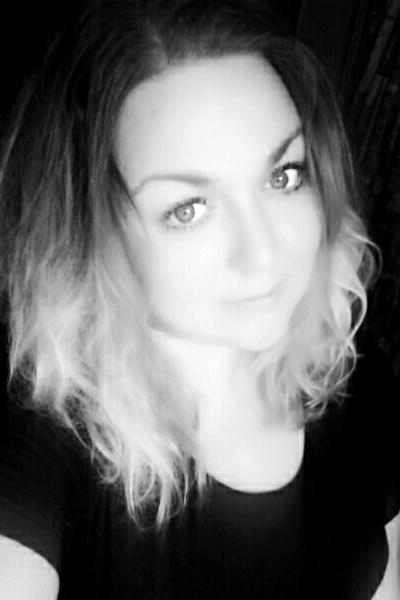 Yuliya sucht einen Partner über die Partnervermittlung Ukraine Foto von Yuliya, einer Frau aus der Ukraine auf Partnersuche