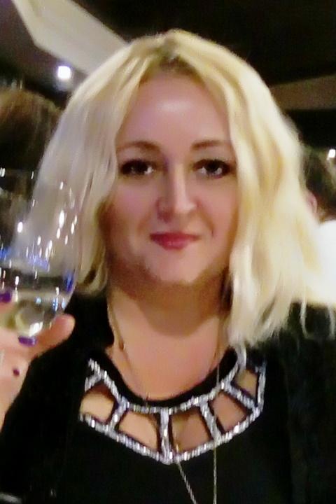 Juliya sucht einen Partner über die Partnervermittlung Ukraine Foto von Juliya, einer Frau aus der Ukraine auf Partnersuche