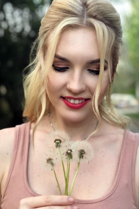 Anzhelika sucht einen Partner über die Partnervermittlung Ukraine Foto von Anzhelika, einer Frau aus der Ukraine auf Partnersuche