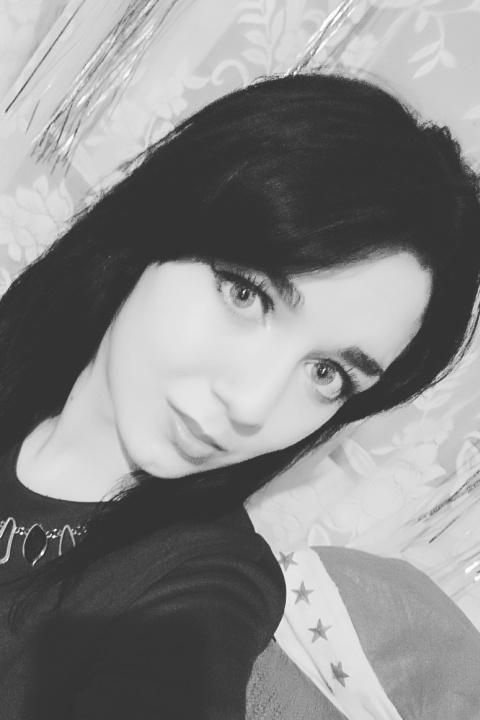 Vika sucht einen Partner über die Partnervermittlung Ukraine Foto von Vika, einer Frau aus der Ukraine auf Partnersuche