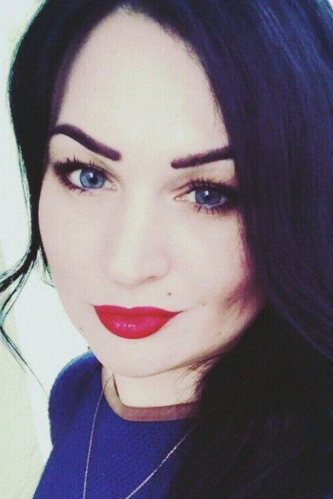 Karina sucht einen Partner über die Partnervermittlung Ukraine Foto von Karina, einer Frau aus der Ukraine auf Partnersuche