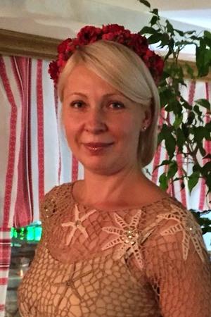 Viktoria (52) aus Osteuropa sucht einen Mann