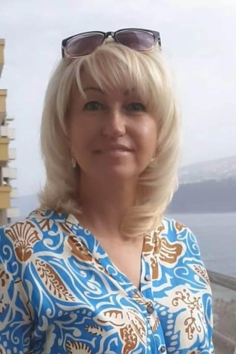 Iryna (55) aus Osteuropa sucht einen Mann