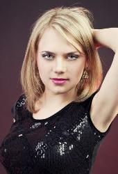 Alina sucht einen Partner über die Partnervermittlung Ukraine Foto von Alina, einer Frau aus der Ukraine auf Partnersuche