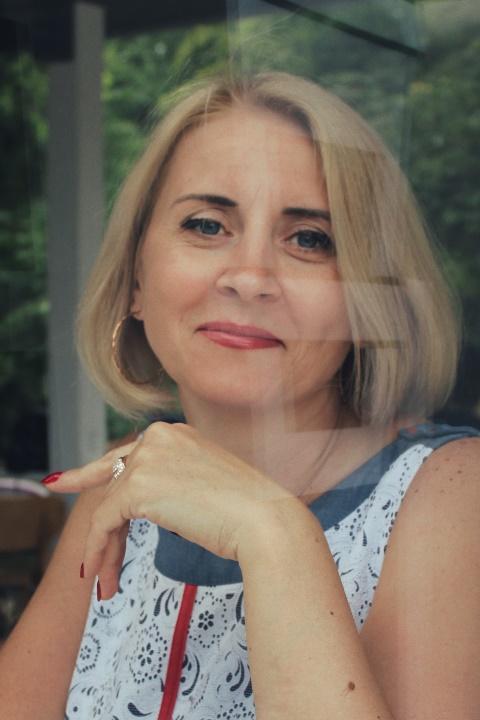Olga (49) aus Osteuropa sucht einen Mann