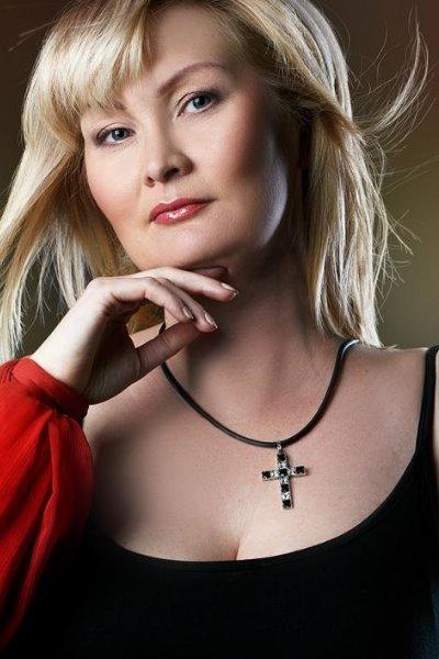 Irina (56) aus Osteuropa sucht einen Mann