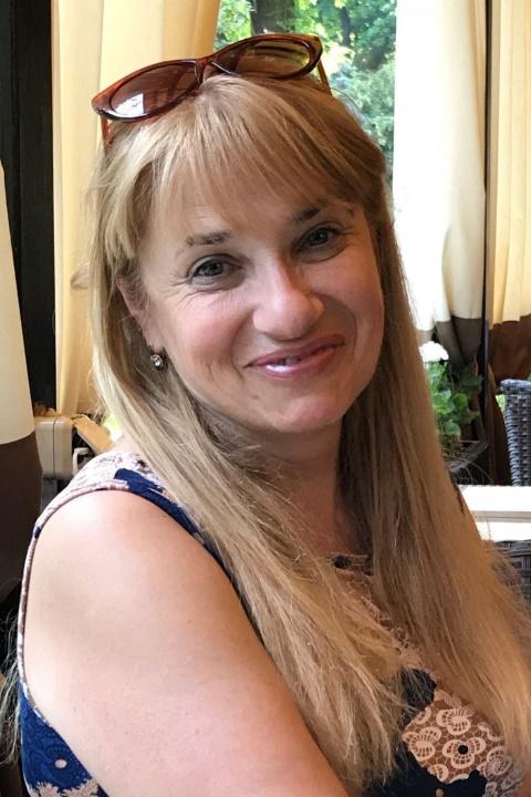Iryna (57) aus Osteuropa sucht einen Mann