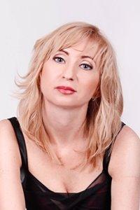 Elena sucht einen Partner über die Partnervermittlung Ukraine Foto von Elena, einer Frau aus der Ukraine auf Partnersuche