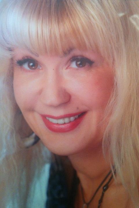 Olga (56) aus Osteuropa sucht einen Mann