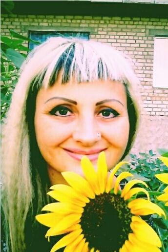 Marina sucht einen Partner über die Partnervermittlung Ukraine Foto von Marina, einer Frau aus der Ukraine auf Partnersuche