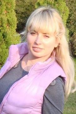 Julia sucht einen Partner über die Partnervermittlung Ukraine Foto von Julia, einer Frau aus der Ukraine auf Partnersuche