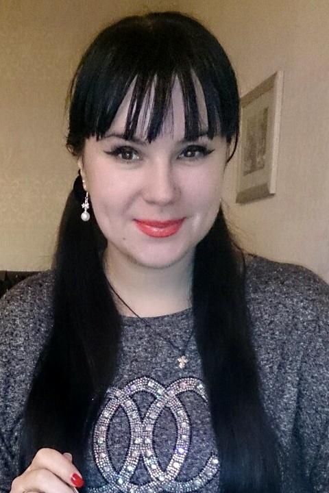 Daryna (39) aus Osteuropa sucht einen Mann