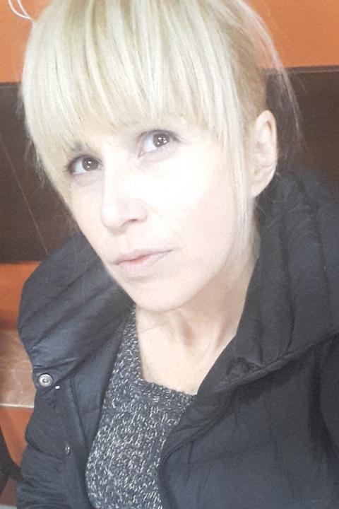 Elena (49) aus Osteuropa sucht einen Mann