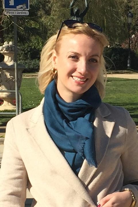 Elena sucht einen Partner über die Partnervermittlung Ukraine Foto von Elena, einer Frau aus der Ukraine auf Partnersuche