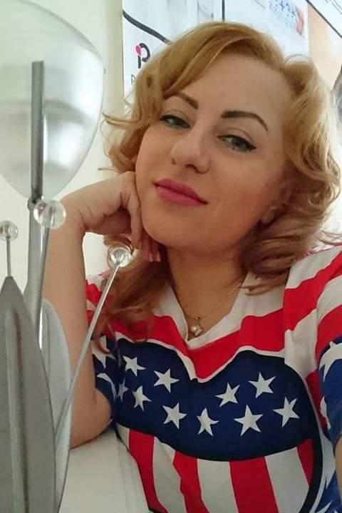 Elena (48) aus Osteuropa sucht einen Mann