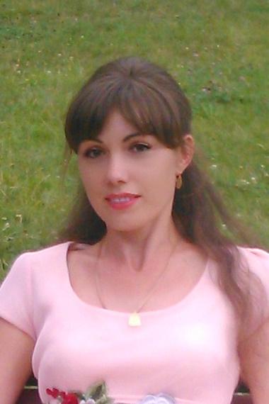 Liliya sucht einen Partner über die Partnervermittlung Ukraine Foto von Liliya, einer Frau aus der Ukraine auf Partnersuche
