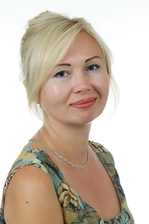 Alena sucht einen Partner über die Partnervermittlung Ukraine Foto von Alena, einer Frau aus der Ukraine auf Partnersuche