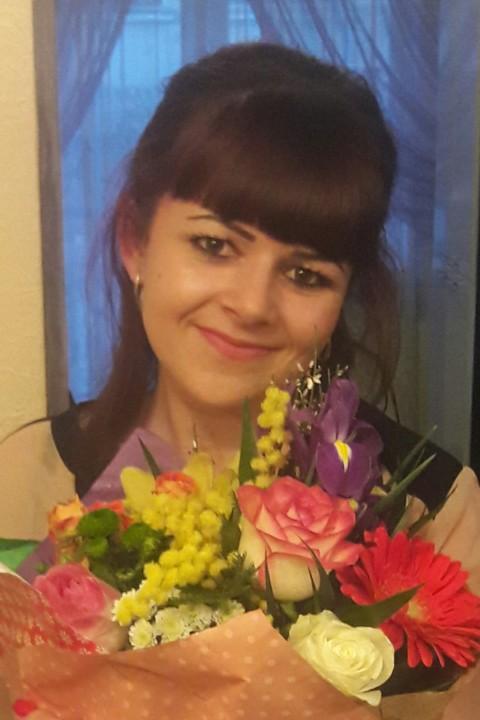 Olha sucht einen Partner über die Partnervermittlung Ukraine Foto von Olha, einer Frau aus der Ukraine auf Partnersuche