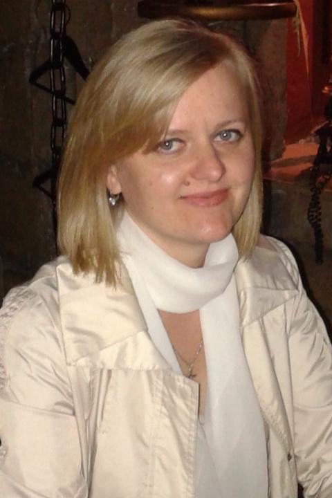 Elena (44) aus Osteuropa sucht einen Mann