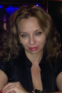 Olesia sucht einen Partner über die Partnervermittlung Ukraine Foto von Olesia, einer Frau aus der Ukraine auf Partnersuche
