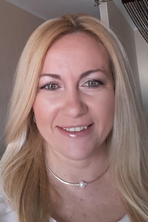 Svetlana sucht einen Partner über die Partnervermittlung Ukraine Foto von Svetlana, einer Frau aus der Ukraine auf Partnersuche