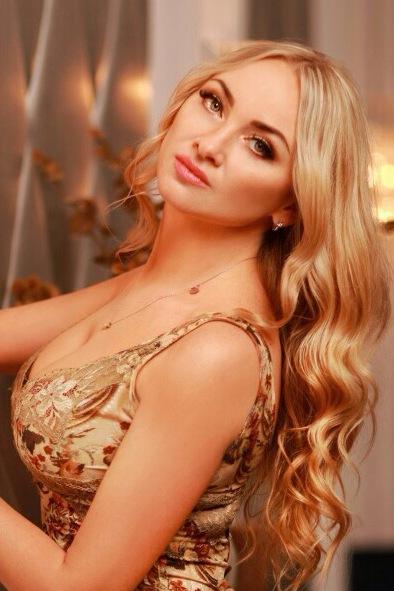 Lyudmila sucht einen Partner über die Partnervermittlung Ukraine Foto von Lyudmila, einer Frau aus der Ukraine auf Partnersuche