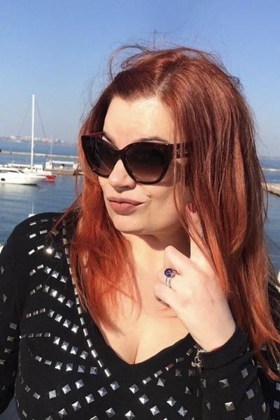 Irina sucht einen Partner über die Partnervermittlung Ukraine Foto von Irina, einer Frau aus der Ukraine auf Partnersuche