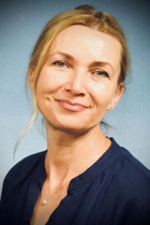 Olena (56) aus Osteuropa sucht einen Mann
