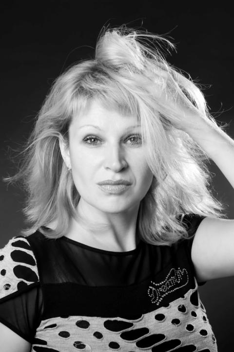 Tanya (52) aus Osteuropa sucht einen Mann